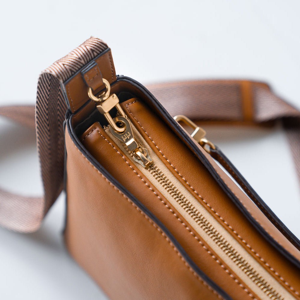 2 Big Mistakes Women Travelers Make That Attract Thieves (And How to Stay Safe!) - Thafael