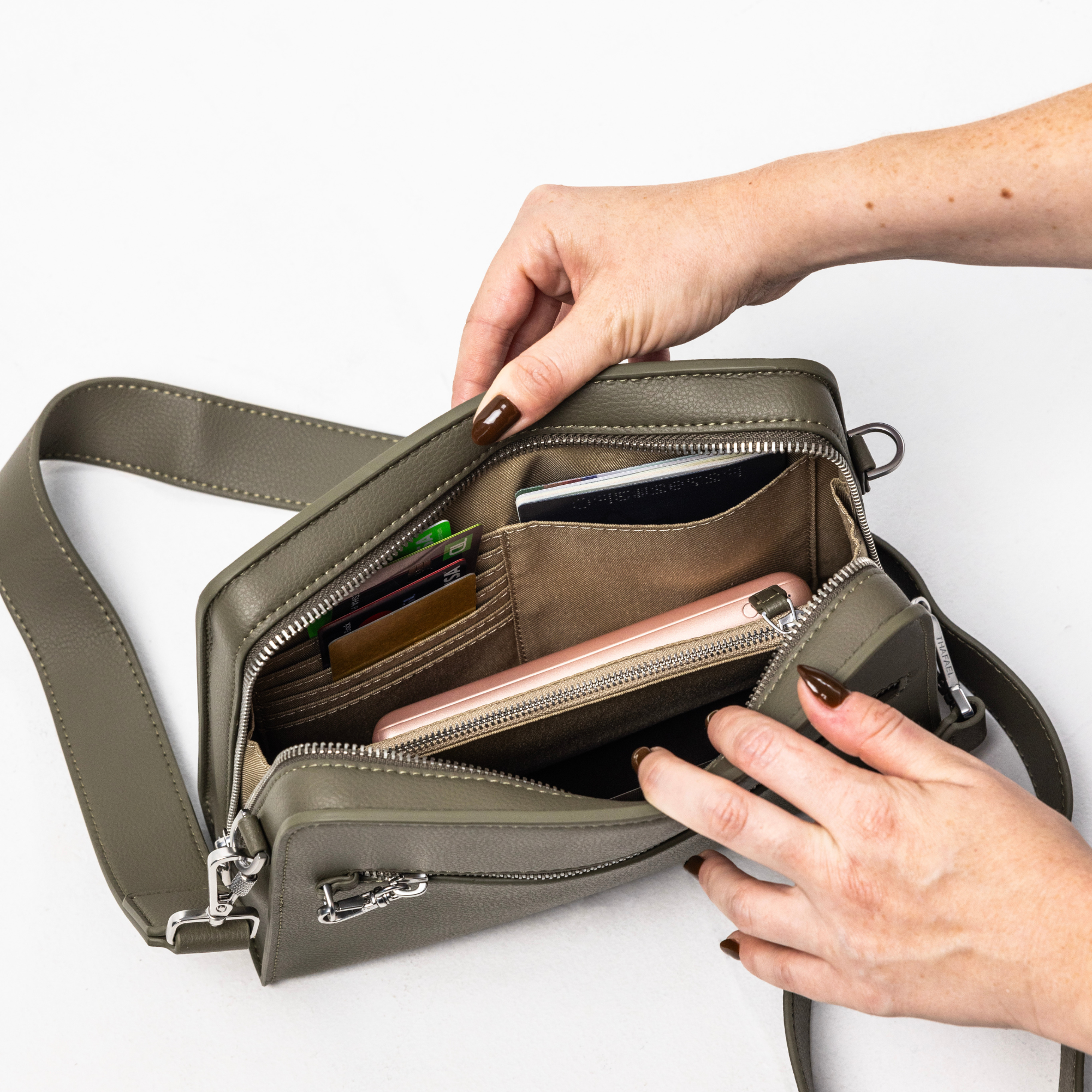 La Trotteuse Crossbody Travel Bag- Anti-theft, Sleek (Coming Soon)