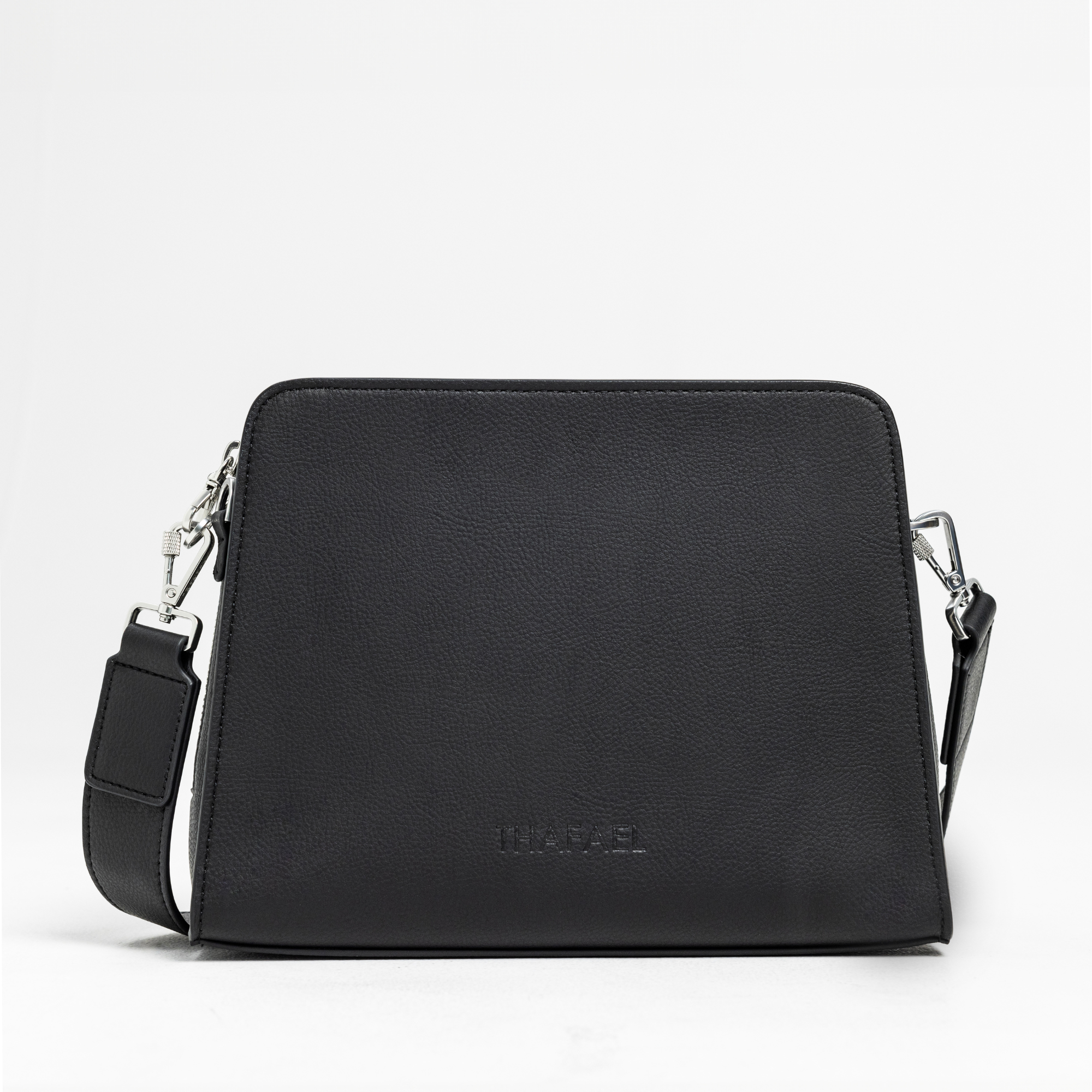 front view of thafael antitheft crossbody travel bag in black color